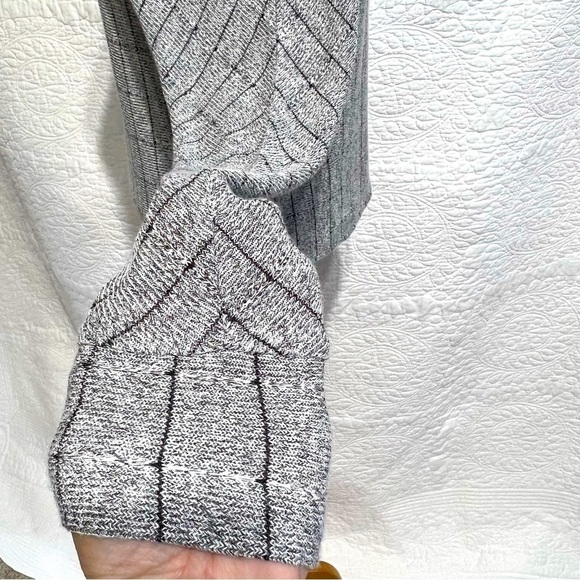 BLACK TAPE Women's Grey Lightweight Long Sleeve Sweater, Size Small - Picture 5 of 8